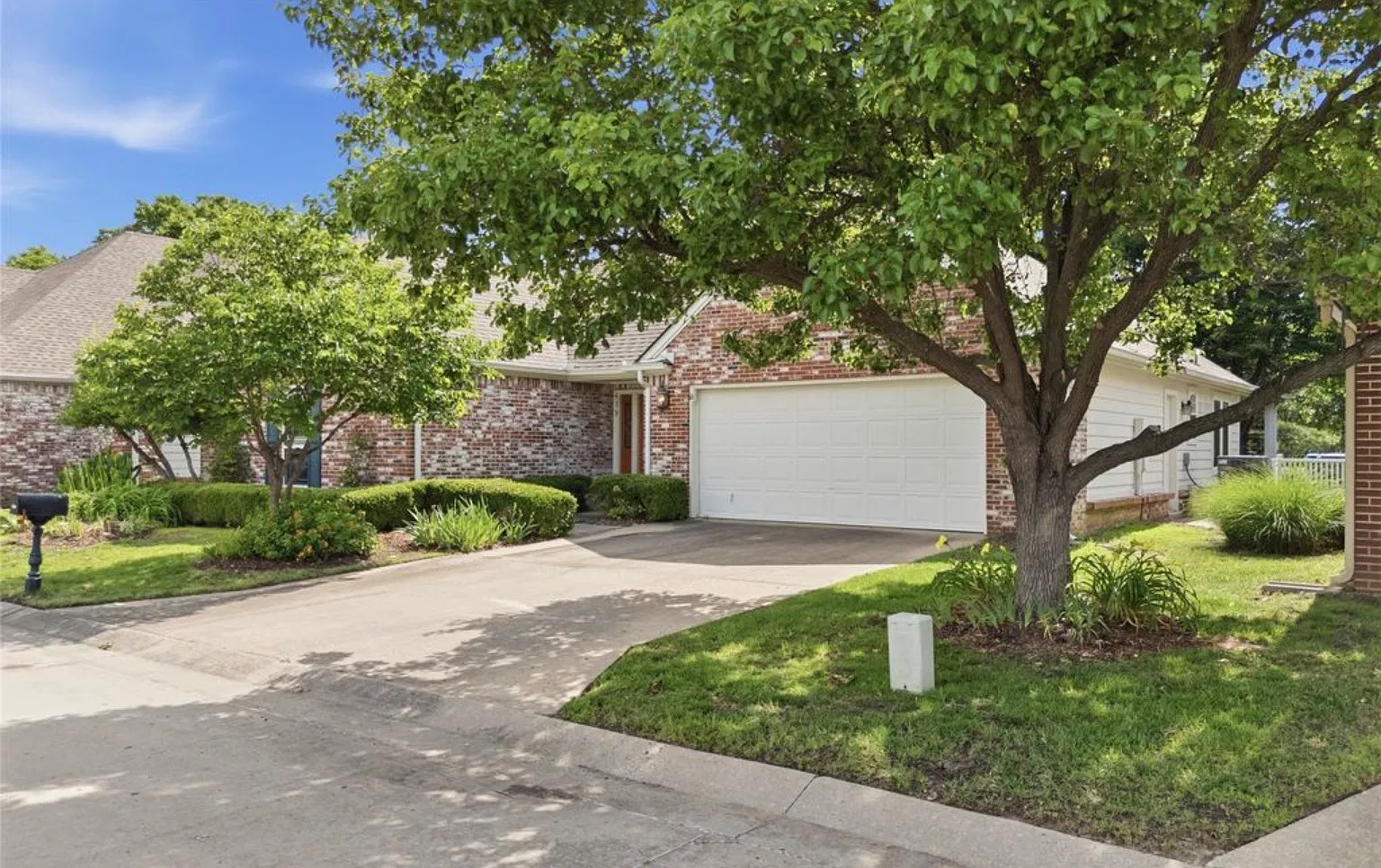 3 bed, 2331 sqft, $2,495 — Photo 1