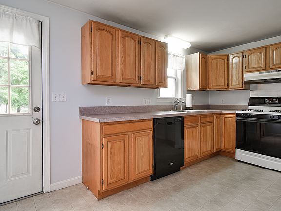 2nd image of 30 Morse St #30