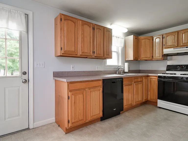 30 Morse St #30 — Photo 2