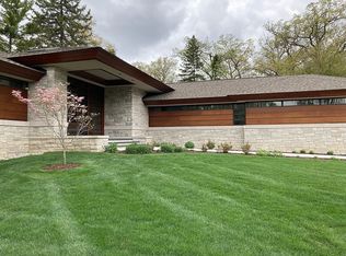 3308 Erie Dr, Orchard Lake, MI 48324
