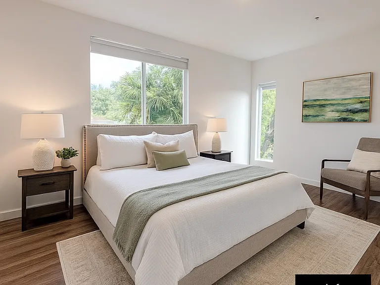 170 NE 158th St #8 — Photo 11