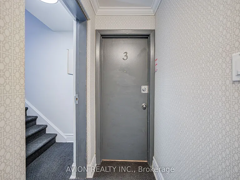 882 Broadview Ave #3 — Photo 4