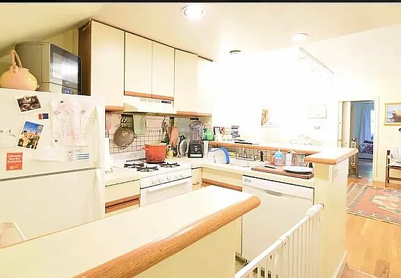 5th image of 317 W 107th St APT B