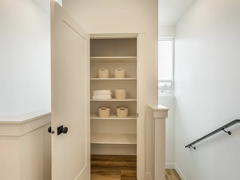 290 S Filbert Ln — Photo 34
