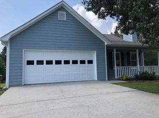 823 Lodgeview Dr, Bethlehem, GA 30620