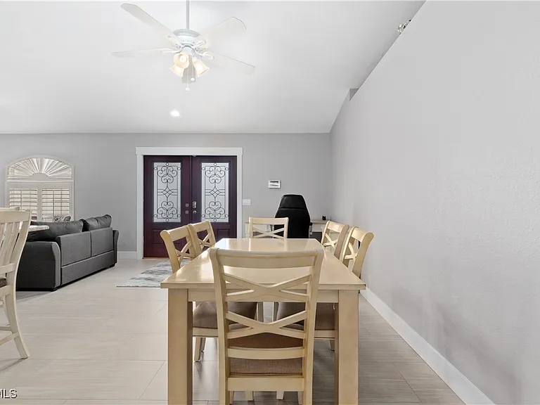 3425 SE 4th Ave — Photo 30