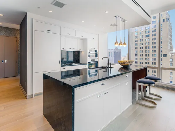 157 West 57th Street 34F image 2 of 17