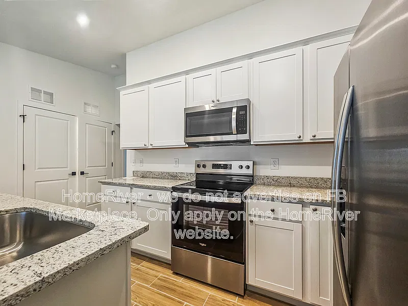 4 bed, 3.0 bath, 1981 sqft, $2,175 — Photo 4