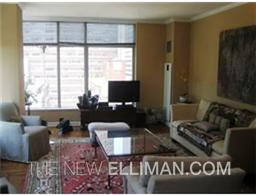Rented by Douglas Elliman | media 23