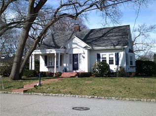 243 Greenwood Ave, Warwick, RI 02886