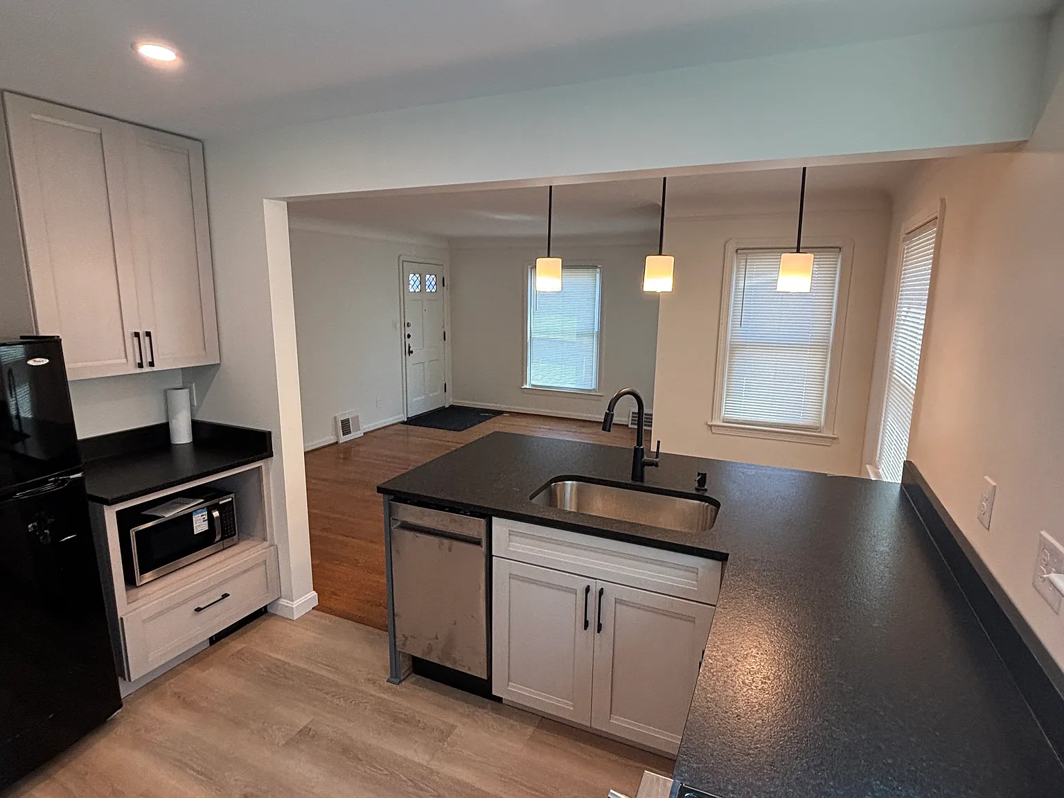 2 bed, 724 sqft, $1,400 — Photo 4
