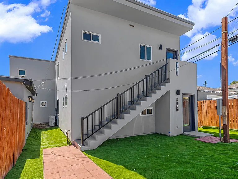 6048 Estelle St — Photo 1