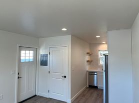 1410 1/2 Higgins St, Oceanside, CA