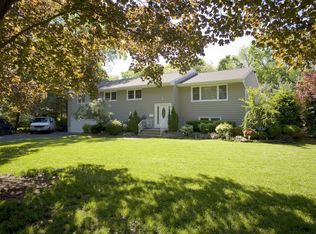 333 Perry Pl, River Vale, NJ 07675