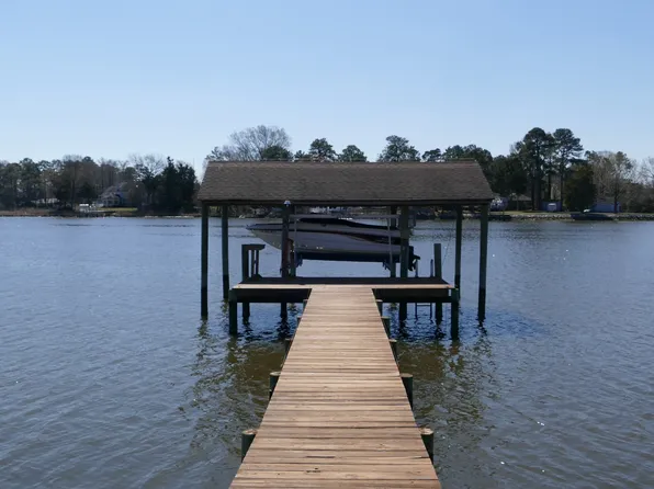 5967 McGinnis Cir, Norfolk, VA 23502