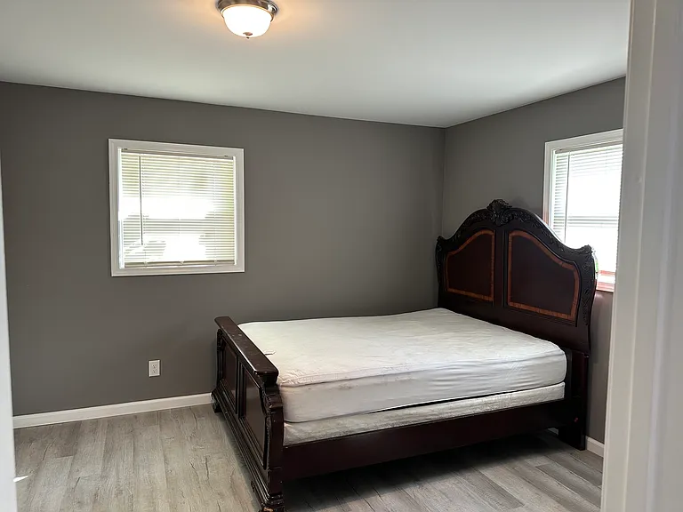 923 Washington St NW #1 — Photo 8