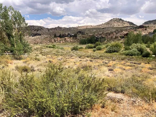 112 Sierra Springs Dr, Crowley Lake, CA 93546