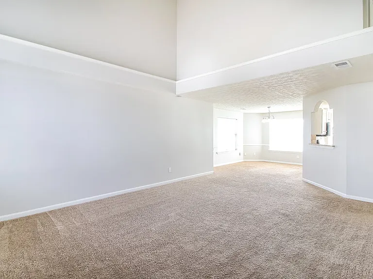 650 Compton Ln — Photo 6