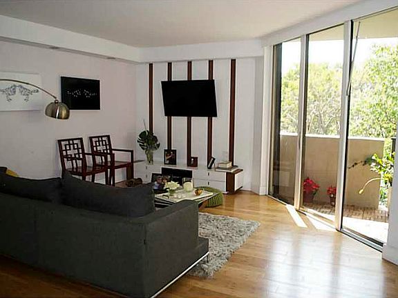 4th image of 181 Crandon Blvd APT 304