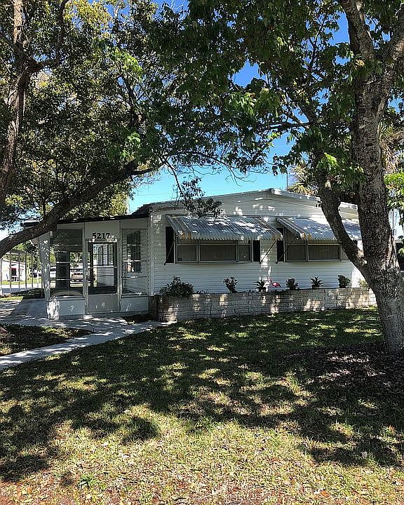 1st image of 5217 Pineland Ave #A