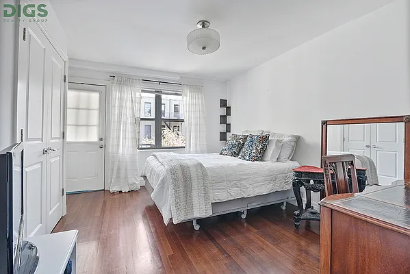 Rented by Digs Realty Group | media 9