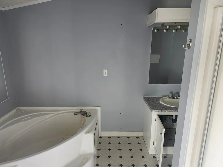 18 Pynes Dr #18 — Photo 10