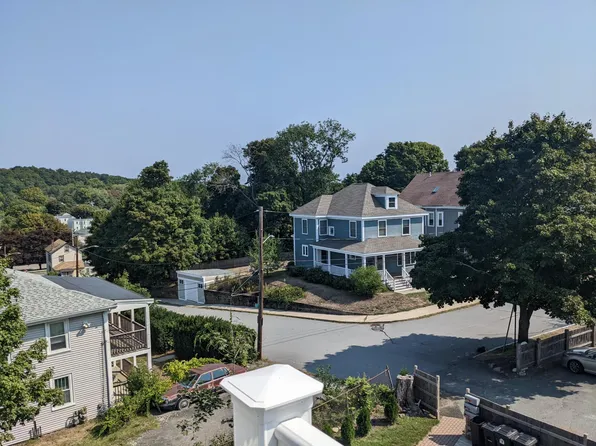 14 Mount Pleasant Ave APT 3, Ipswich, MA 01938