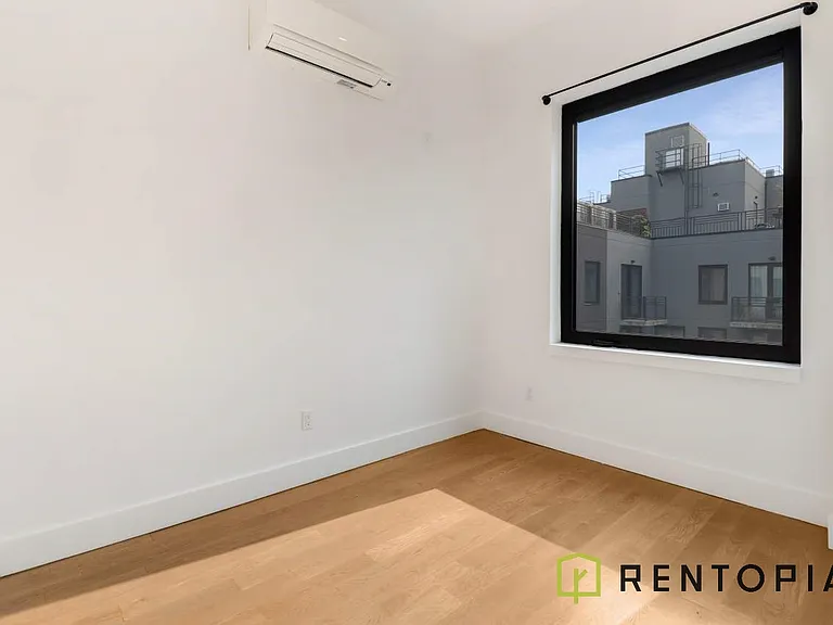 125 Borinquen Pl #605 — Photo 3