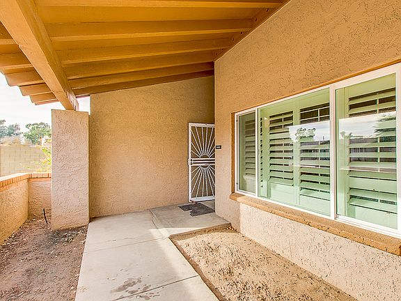 4th image of 1810 W Evans Dr