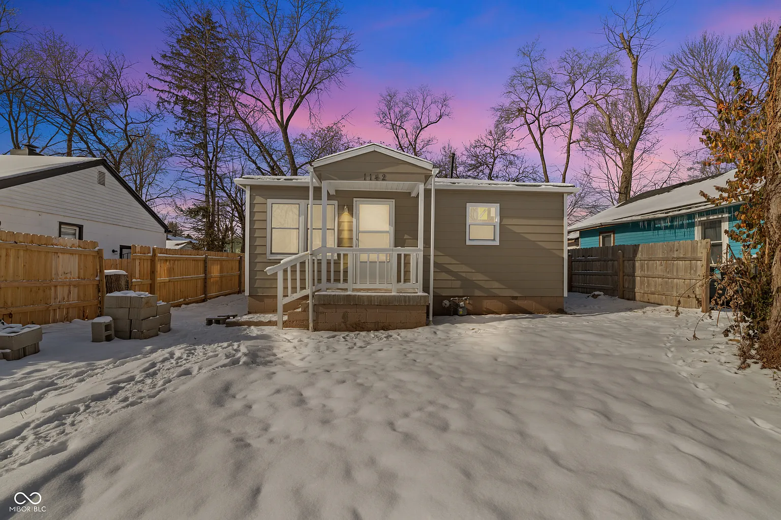 1142 Sharon Ave photo 1