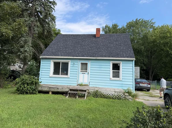 122 W Fairfield Ave, Lansing, MI 48906