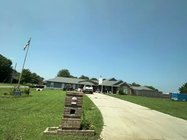 203 Summer Tree Ct, Hazel Green, AL 35750