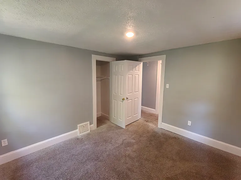 1024 Whittier Ave — Photo 13