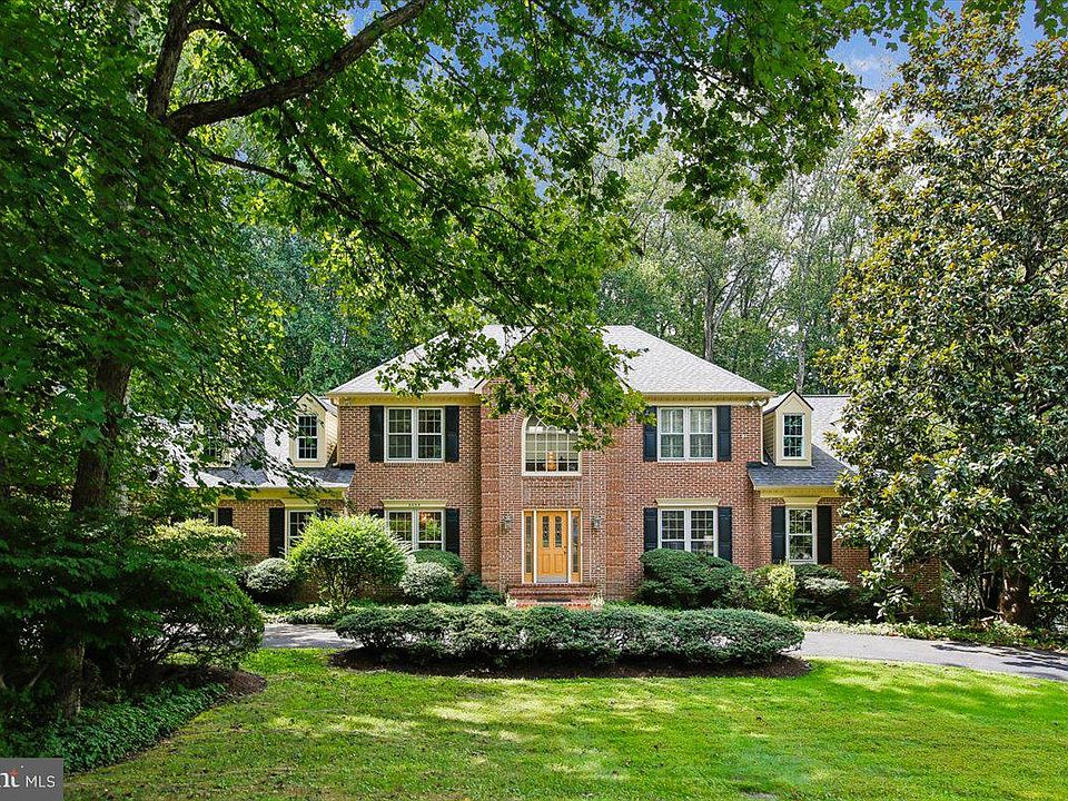 1st image of 2022 Spring Branch Dr