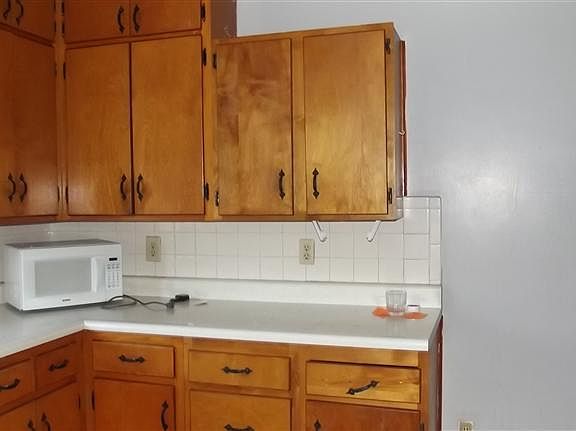 5th image of 4604 Westchester Ln