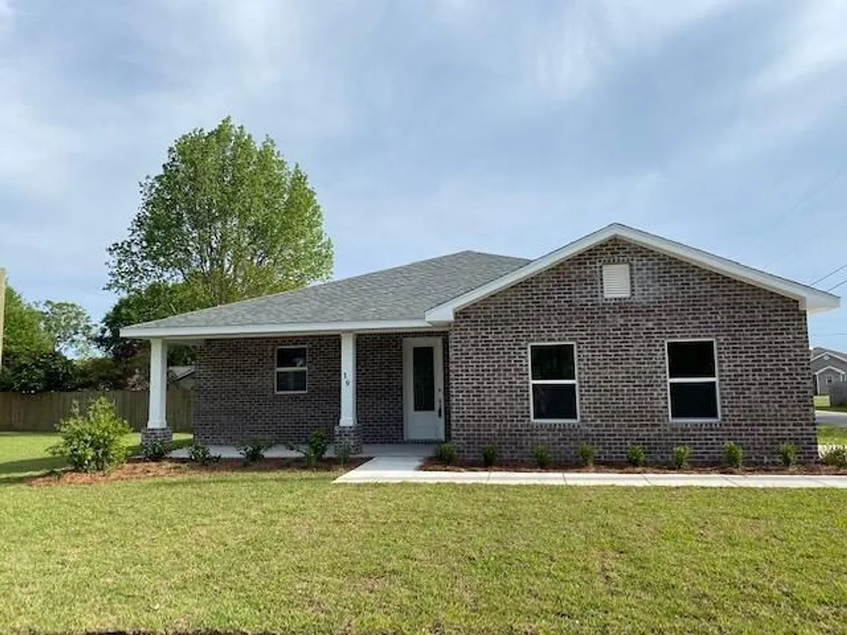 Building Photo - 19 W Lake Cir