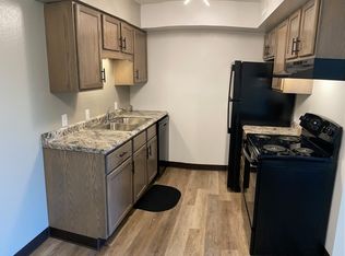 425 Colby Rd APT 5, Waterloo, IA 50701