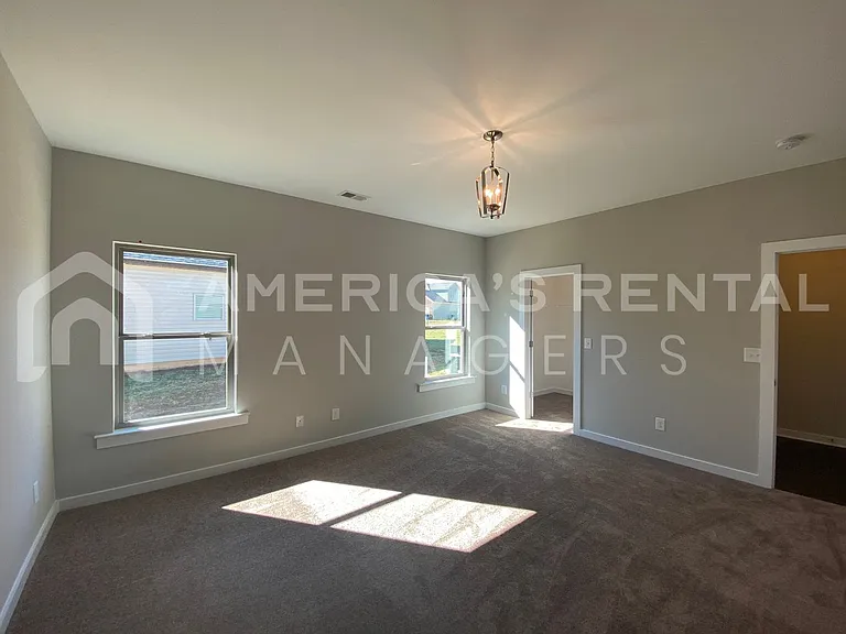 145 White Oak Cir — Photo 13