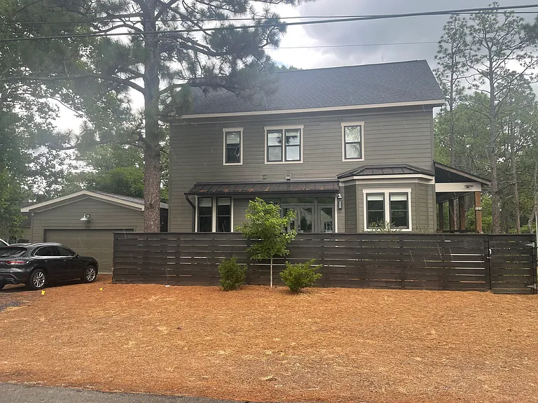 295 E Ohio Ave — Photo 33