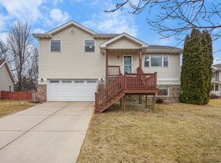 3266 Box Hill Rd, Sun Prairie, WI 53590