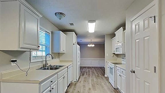 4th image of 9208 Carnes Crossing Cir