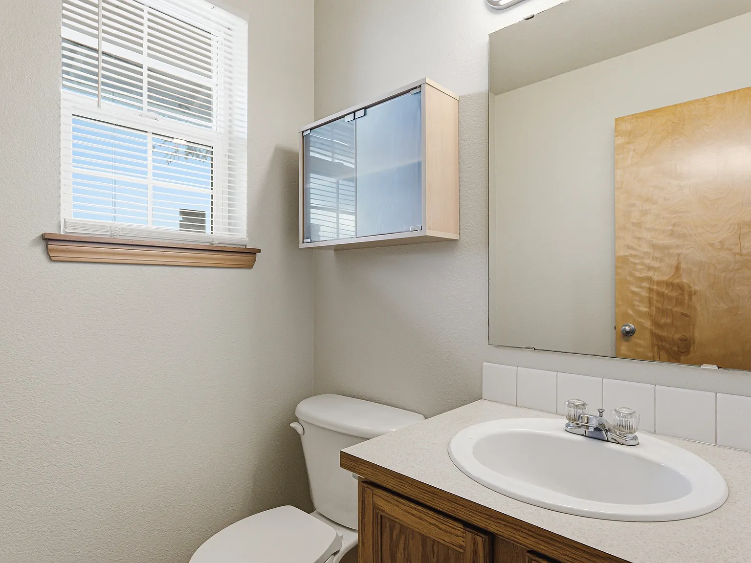 3 bed, 1294 sqft, $2,300 — Photo 3