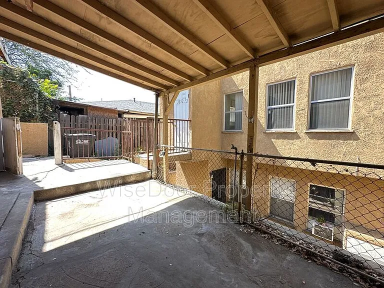 3852 1/2 City Terrace Dr — Photo 11