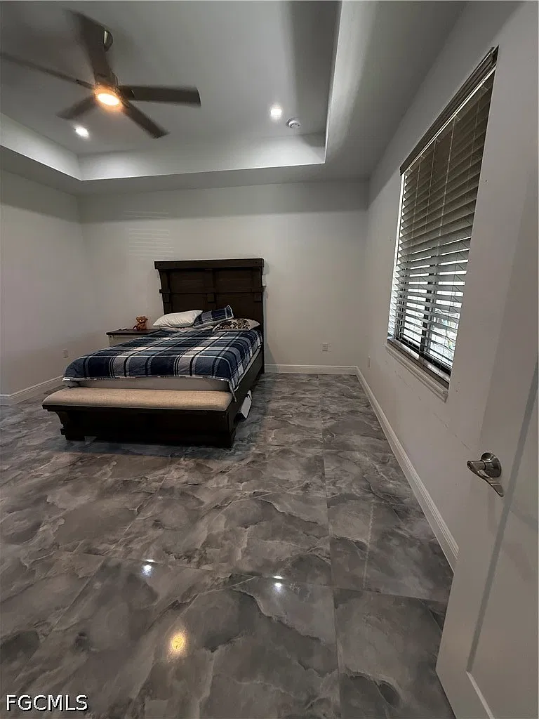 3 bed, 2.0 bath, 1847 sqft, $2,300 — Photo 2