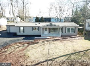 225 Runaway Rd, Abbottstown, PA 17301