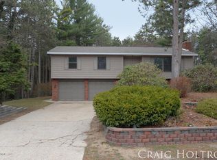 17305 Timber Dunes Dr, Grand Haven, MI 49417
