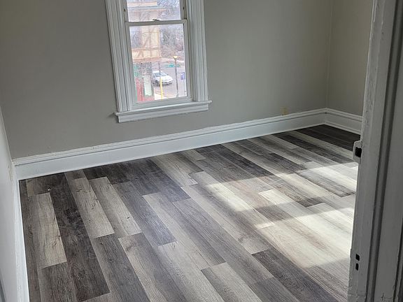 2nd image of 133 Winifred St W Floor 2
