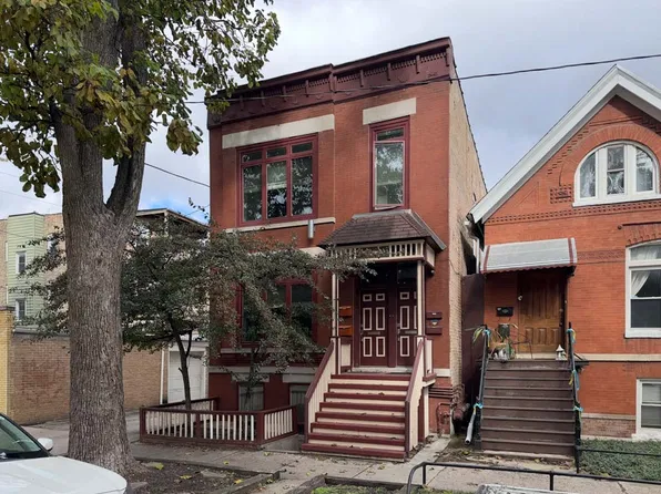 2046 W Iowa St, Chicago, IL