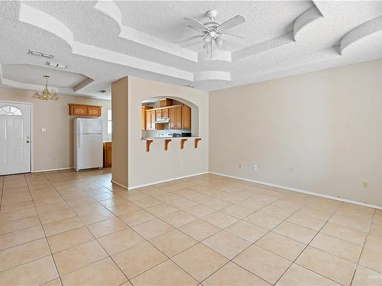 1607 W Portales Dr #3 — Photo 2