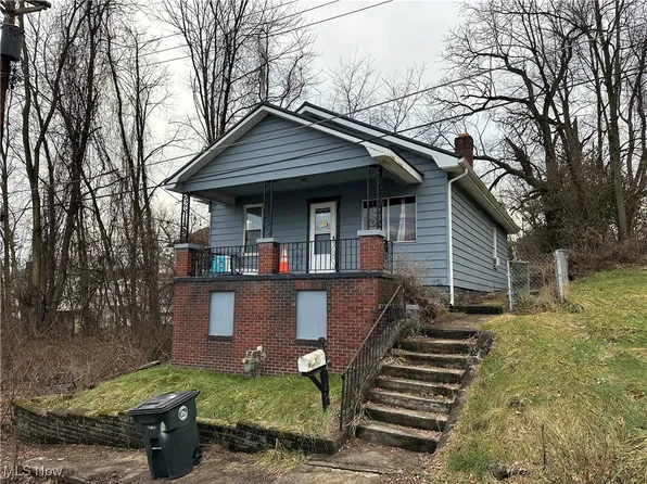 1042 Main St, Steubenville, OH 43952